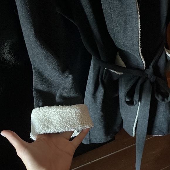 Victoria’s Secret Robe - Picture 4 of 4